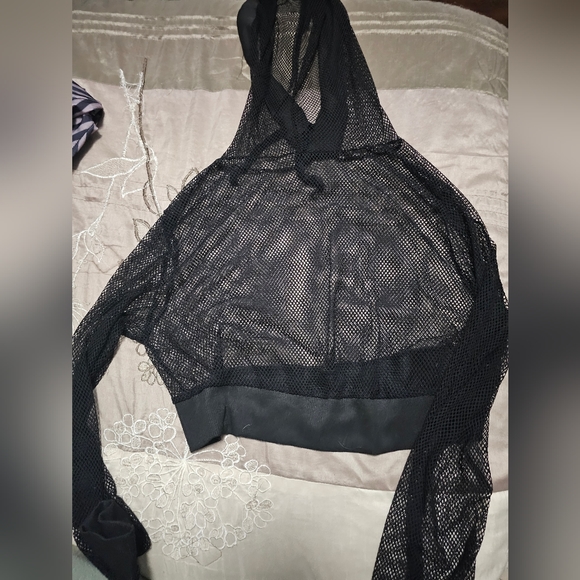 Fishnet Hood - Picture 2 of 2